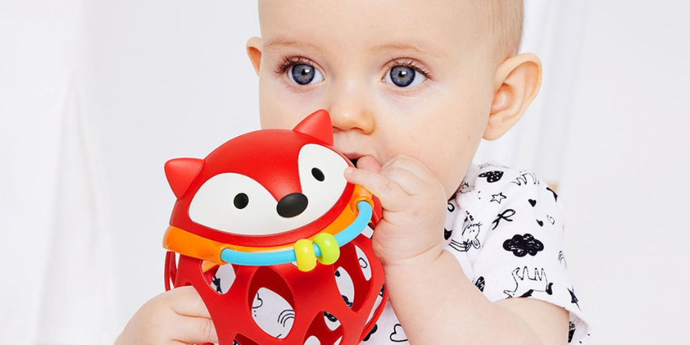 How to Choose Safe and Engaging Toys for 0–12 Months