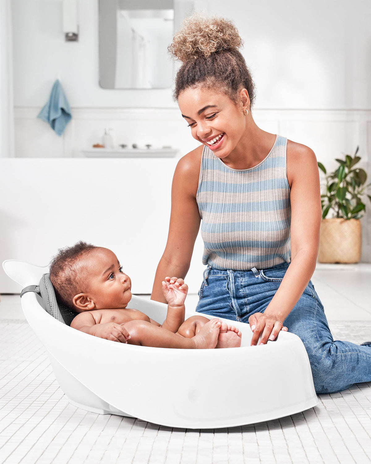 Moby Smart Sling 3 Stage Bath - White