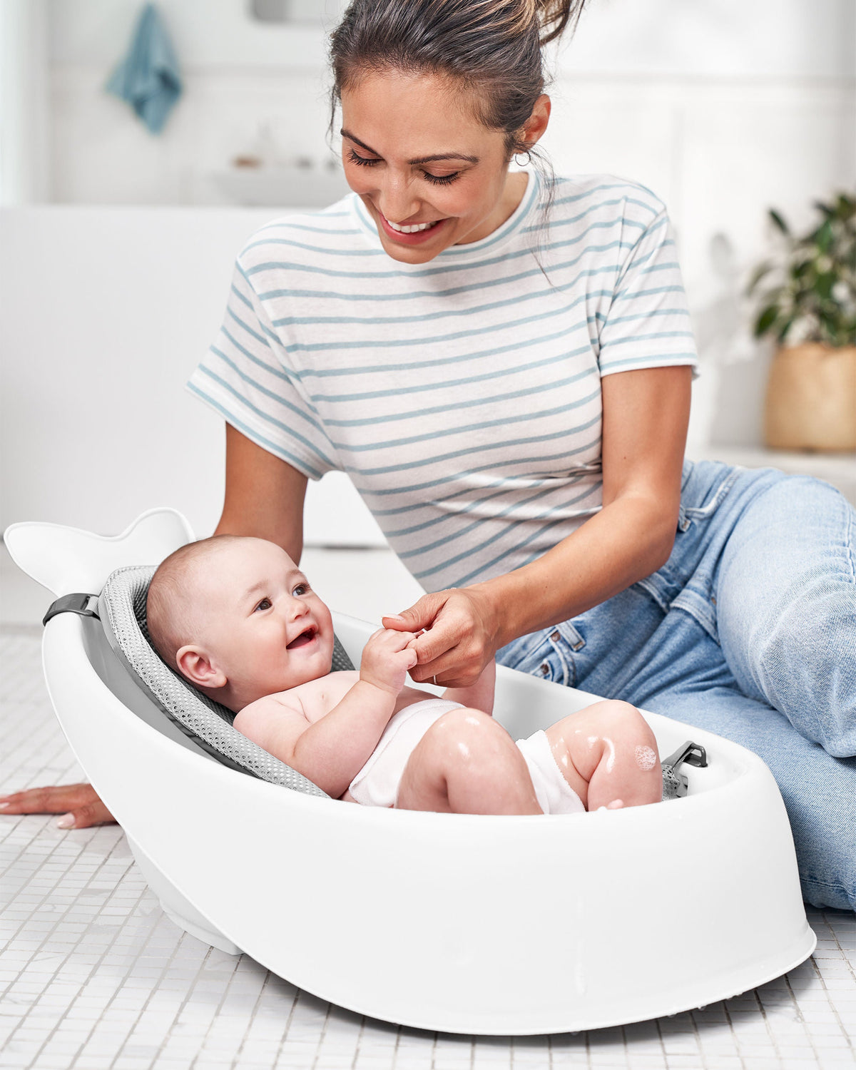 Moby Smart Sling 3 Stage Bath - White