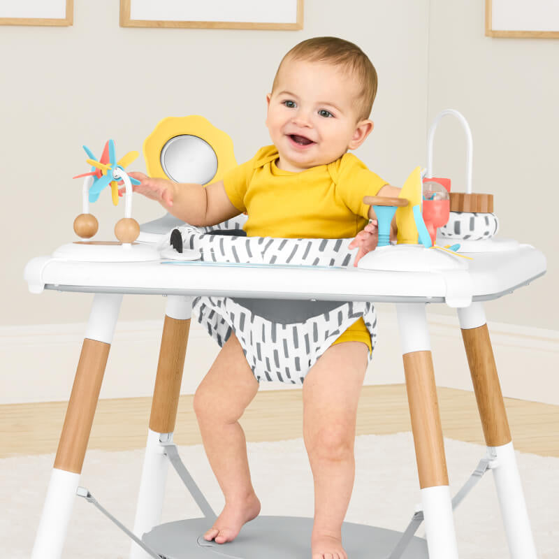 Skip Hop Montessori Discoverosity 3-Stage Activity Center